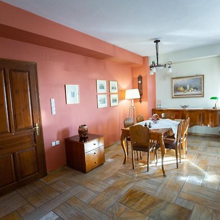 Apartment Kouros Delphi ภายนอก รูปภาพ