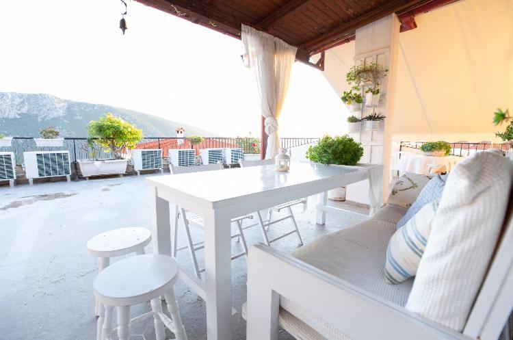 Apartment Kouros Delphi ภายนอก รูปภาพ